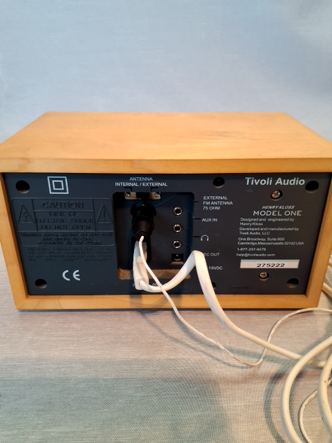 Analog Radio Tivoli Model One